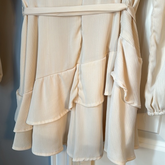 Altr’d State Women’s Romper Ivory Size Small - Picture 3 of 4